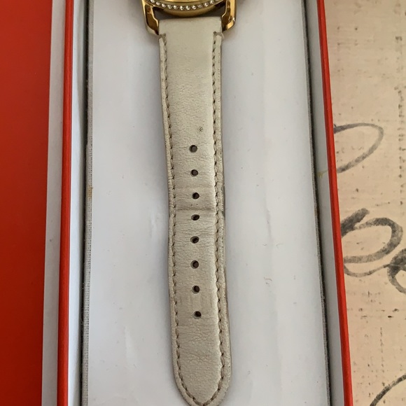 Watch - Picture 4 of 6